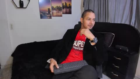 Snapshot of wncmodels chatting on 22, 12, 2025 Magnus Dark independent model online show from 22, 12, 2025