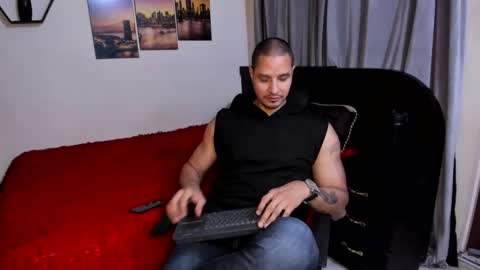 Snapshot of wncmodels chatting on 16, 4, 2026 Magnus Dark independent model online show from 16, 4, 2026