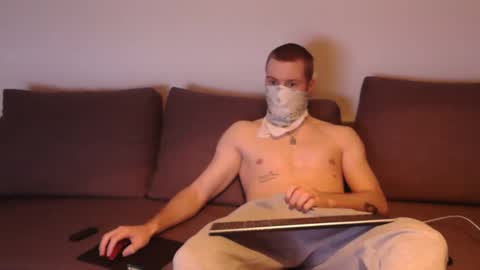 Snapshot of wolf021221 chatting on 4, 4, 2026 wolf021221 online show from 4, 4, 2026