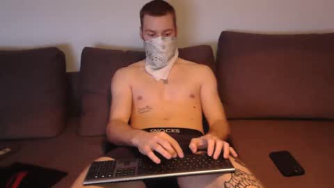 Snapshot of wolf021221 chatting on 10, 4, 2026 wolf021221 online show from 10, 4, 2026