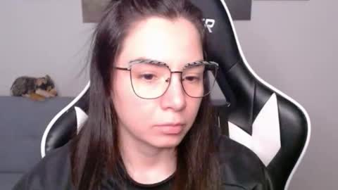 Snapshot of wolfs_daughter chatting on 11, 6, 2026 Alex online show from 11, 6, 2026
