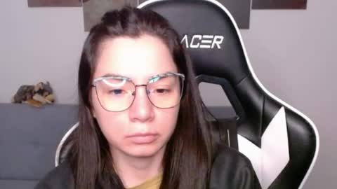 Snapshot of wolfs_daughter chatting on 15, 6, 2026 Alex online show from 15, 6, 2026