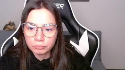 Snapshot of wolfs_daughter chatting on 20, 6, 2026 Alex online show from 20, 6, 2026