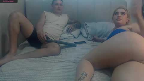 Snapshot of wondercouplexxx chatting on 15, 5, 2026 Sofia And Thomas online show from 15, 5, 2026