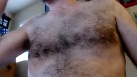 Snapshot of woodiesays chatting on 14, 11, 2025 WoodieSays online show from 14, 11, 2025