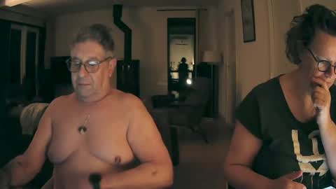 woodwurm and Snoeske online show from 5, 2, 2025