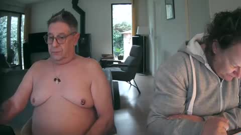 woodwurm and Snoeske online show from 8, 2, 2025