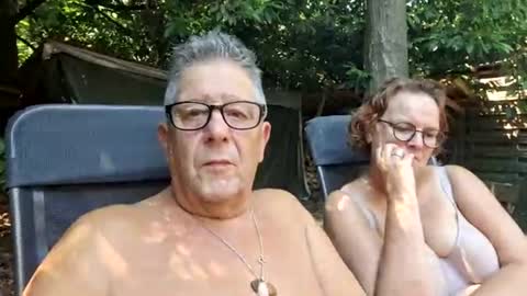 Snapshot of woodwurm chatting on 18, 6, 2026 woodwurm and Snoeske online show from 18, 6, 2026