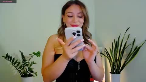 Snapshot of worldsbaby chatting on 2, 8, 2026 worldsbaby online show from 2, 8, 2026