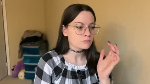 Lucina online show from 6, 2, 2025