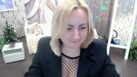 Snapshot of wow_co chatting on 17, 12, 2024 wow_co online show from 17, 12, 2024