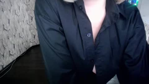 Snapshot of wow_co chatting on 11, 2, 2025 wow_co online show from 11, 2, 2025