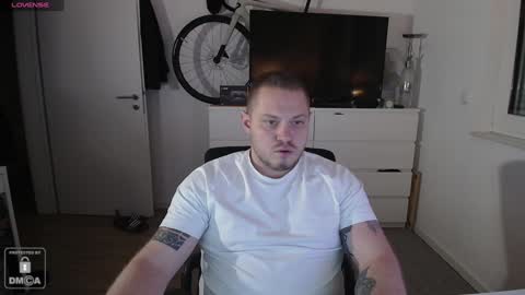 x19marco93x online show from 25, 12, 2024