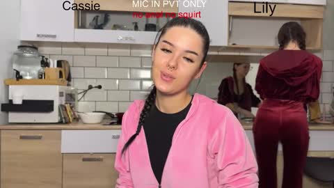 wiwi clap clap cat baby girl online show from 13, 1, 2026