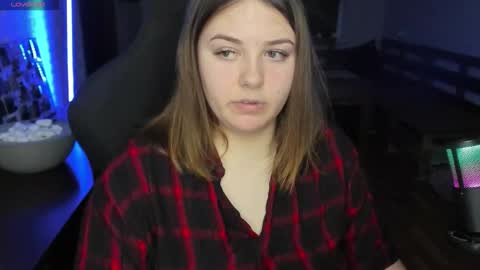 LOVE NERDS ONLY online show from 17, 10, 2025