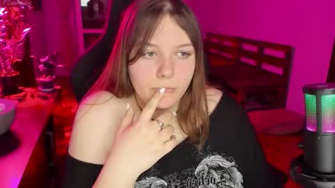 LOVE NERDS ONLY online show from 23, 12, 2025