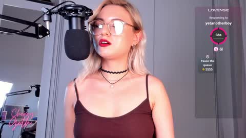 Snapshot of xcherrygoth chatting on 7, 2, 2025 Cherry Goth online show from 7, 2, 2025