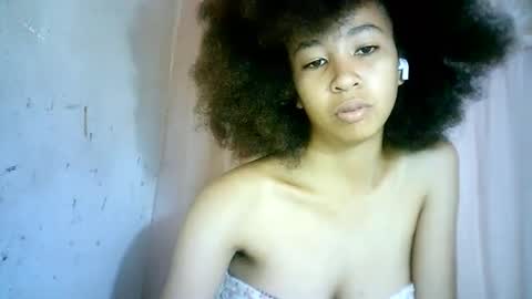 Snapshot of xenna610827 chatting on 18, 2, 2025 xenna610827 online show from 18, 2, 2025