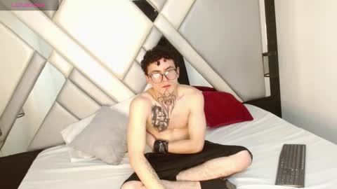 Snapshot of xhotdesire_fx chatting on 4, 3, 2025 Marco and Veronica online show from 4, 3, 2025