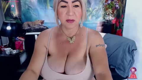 XIOMY   give LIKE on my page online show from 18, 11, 2025