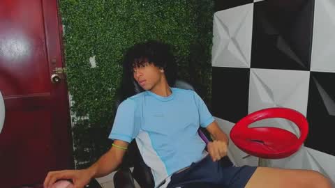 Snapshot of xion_ez chatting on 13, 10, 2025 xion_ez online show from 13, 10, 2025