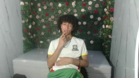 Snapshot of xion_ez chatting on 29, 10, 2025 xion_ez online show from 29, 10, 2025