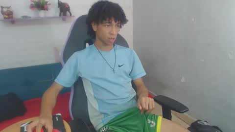 Snapshot of xion_ez chatting on 17, 12, 2025 xion_ez online show from 17, 12, 2025