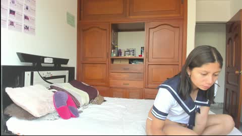 We are Lana. the one with short hair and vanessa girl with long hair online show from 1, 2, 2025