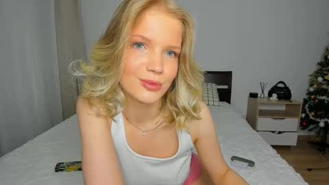 Snapshot of xloe_queen chatting on 19, 1, 2026 Chloe online show from 19, 1, 2026