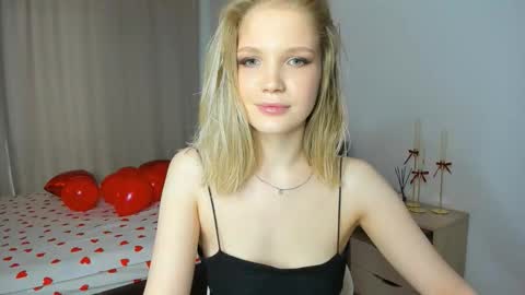 Snapshot of xloe_queen chatting on 14, 2, 2026 Chloe online show from 14, 2, 2026