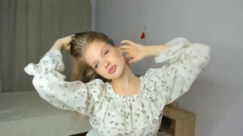 Snapshot of xloe_queen chatting on 3, 3, 2026 Chloe online show from 3, 3, 2026