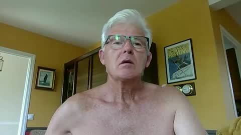Snapshot of xmaeg3 chatting on 28, 5, 2026 xmaeg3 online show from 28, 5, 2026