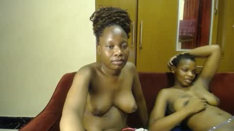 Snapshot of xoxo_booty chatting on 28, 11, 2025 Xoxo online show from 28, 11, 2025