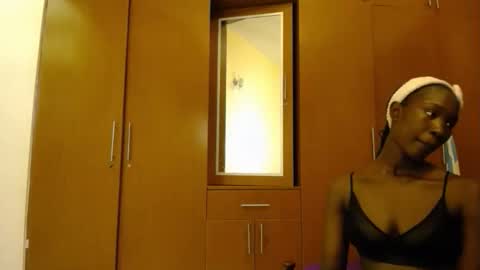 Xoxo online show from 20, 10, 2025