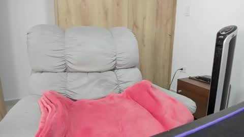 Hellen Sofia instagram hellen5546 online show from 15, 4, 2026