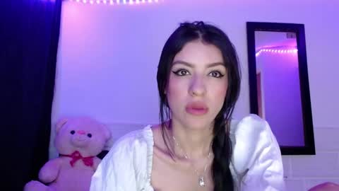 Snapshot of xx_johnson_xx chatting on 5, 6, 2026 VALE online show from 5, 6, 2026