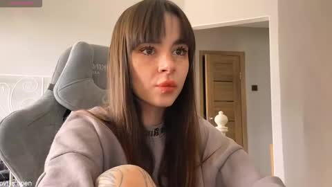 Lily online show from 13, 4, 2026