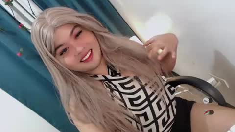 Snapshot of xxhotloyd_cummerx chatting on 23, 6, 2026 Loyd online show from 23, 6, 2026