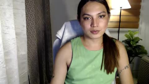 Snapshot of xxjulielovesyouxx chatting on 6, 12, 2024 July online show from 6, 12, 2024