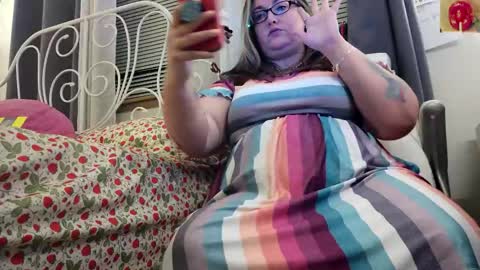 Snapshot of xxstrawberryjanexx chatting on 1, 5, 2026 Strawberry Jane online show from 1, 5, 2026