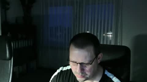 Snapshot of xxstrikerxx chatting on 15, 12, 2025 Eddi online show from 15, 12, 2025