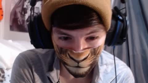 Snapshot of xxwhitefoxx chatting on 14, 10, 2025 David Fox online show from 14, 10, 2025