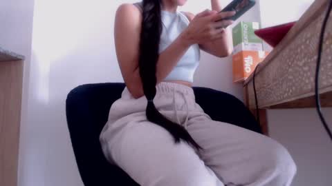 Lola online show from 4, 3, 2025