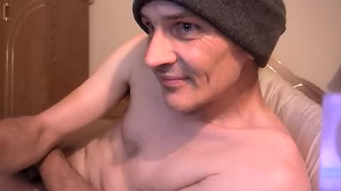 Snapshot of xxxfredmtlxxx chatting on 10, 11, 2025 xxfredmtl18xx online show from 10, 11, 2025