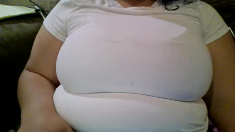 Snapshot of xxxmooui chatting on 16, 4, 2026 Elle online show from 16, 4, 2026