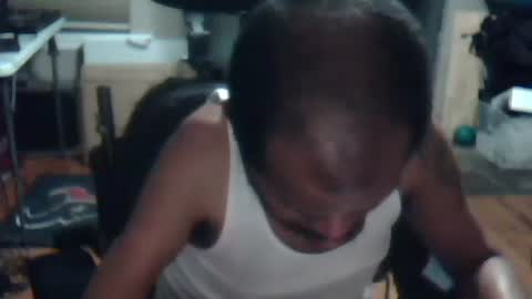 Snapshot of xxxonwheelz chatting on 8, 6, 2026 xxxonwheelz online show from 8, 6, 2026