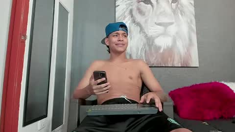 Sr. Y0ung Master online show from 9, 1, 2025