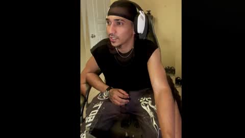 Snapshot of y0ungman_who_loveswork chatting on 9, 10, 2025 Y0ungman online show from 9, 10, 2025