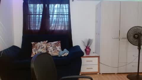 Snapshot of yailyn05 chatting on 12, 11, 2025 yailyn05 online show from 12, 11, 2025