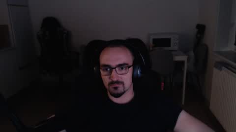 Snapshot of yamillamal157 chatting on 31, 10, 2025 YamilLamal online show from 31, 10, 2025